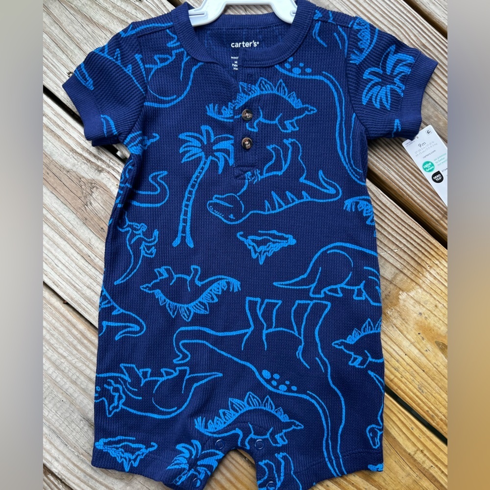 Carter’s 9M one piece shorts and short sleeve dinosaur thermal bodysuit - Picture 2 of 6